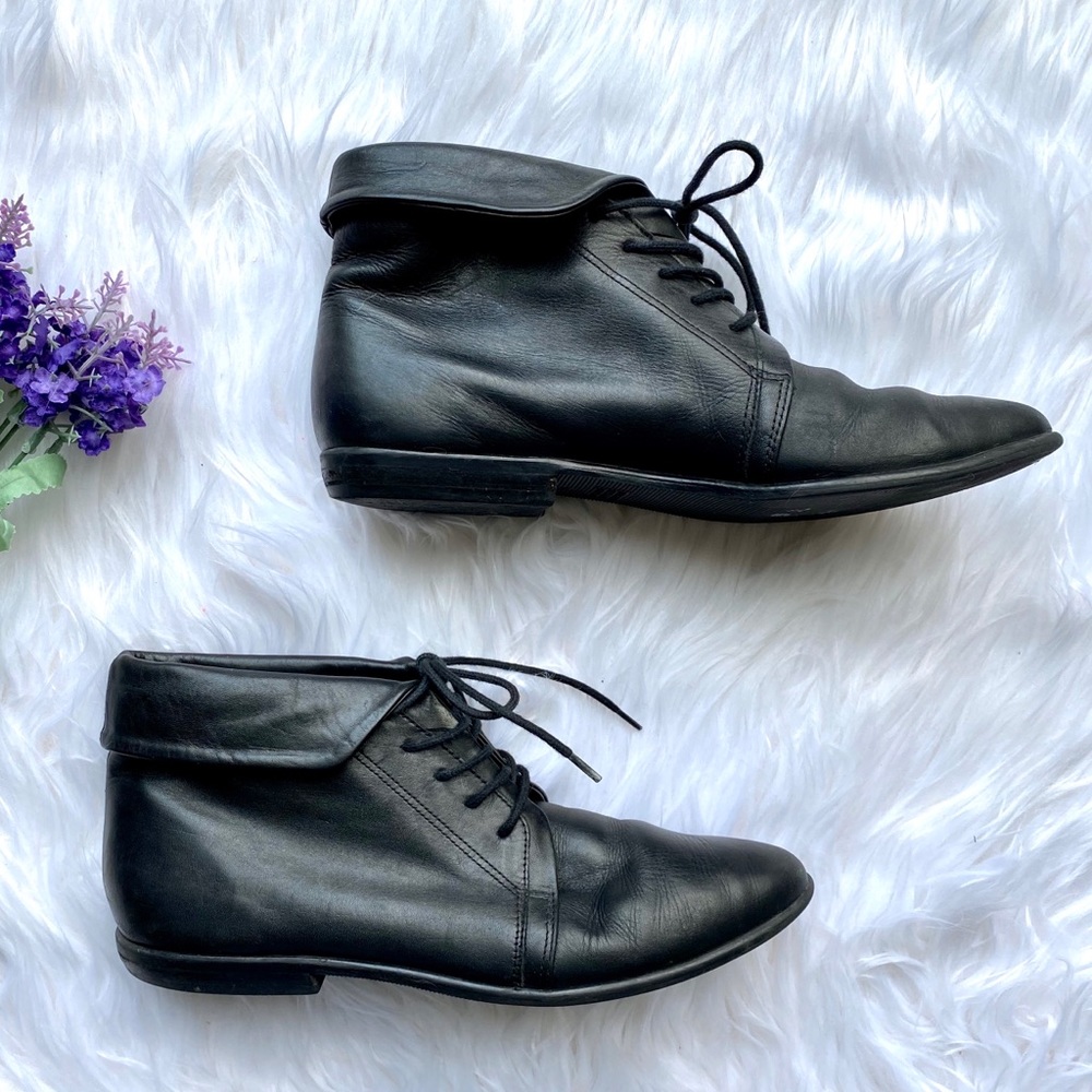 Ellemenno Vintage Black Lace Up Booties 7.5